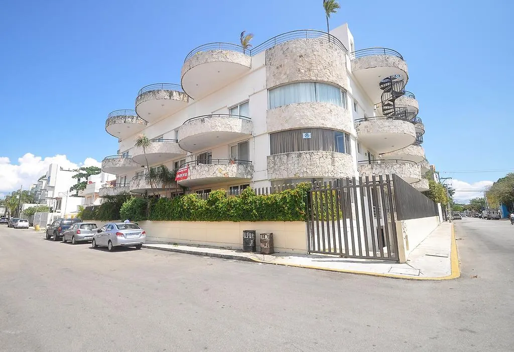 Phenomenal Location Near Beach & 5Th With Stunning Roof Pool Playa del Carmen Mexiko