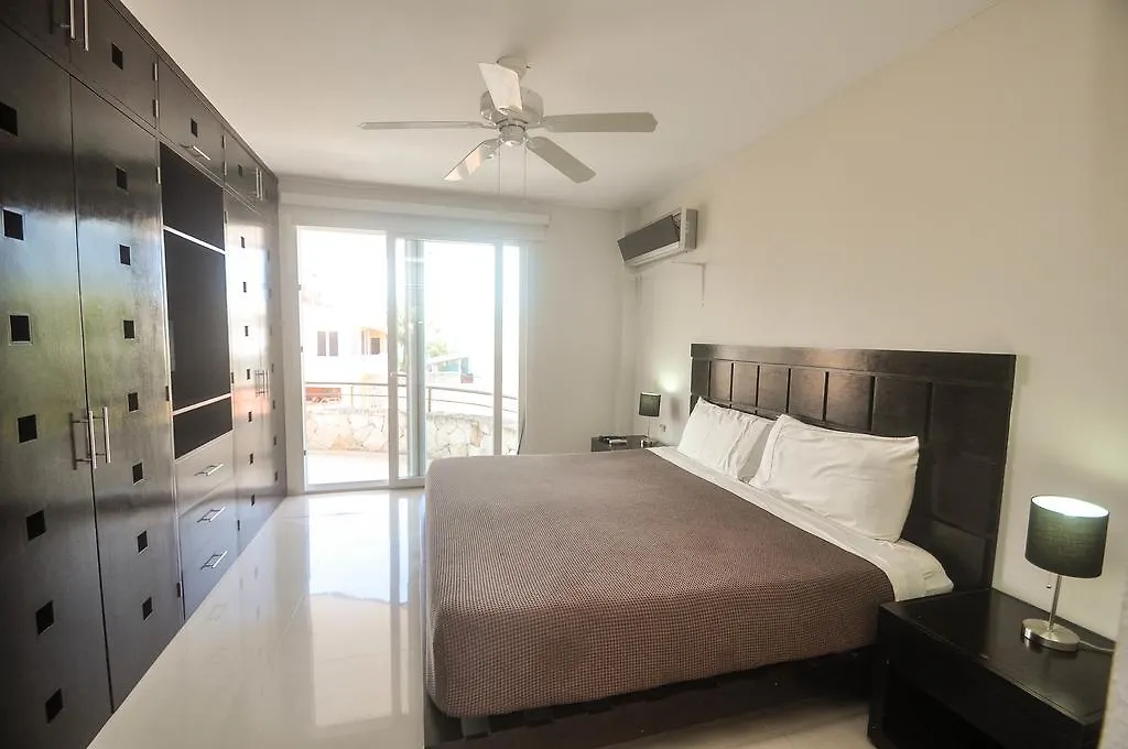 Phenomenal Location Near Beach & 5Th With Stunning Roof Pool Playa del Carmen 0*,