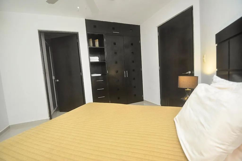 Phenomenal Location Near Beach & 5Th With Stunning Roof Pool Playa del Carmen Lägenhet