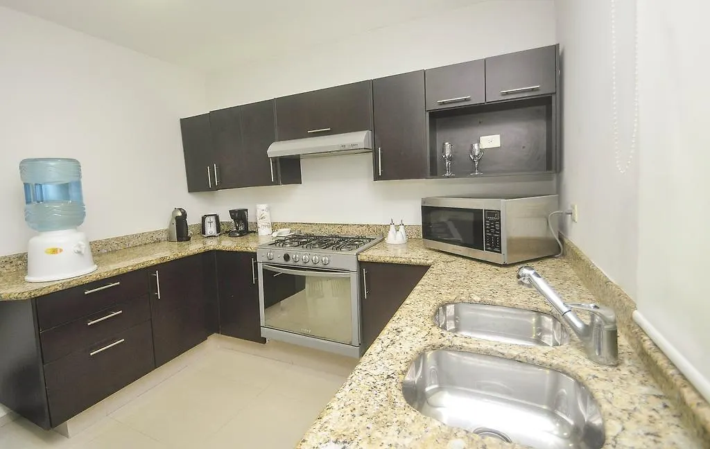 Lägenhet Phenomenal Location Near Beach & 5Th With Stunning Roof Pool Playa del Carmen Mexiko
